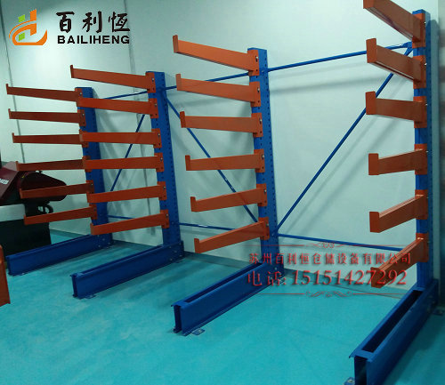 Cantilever shelf